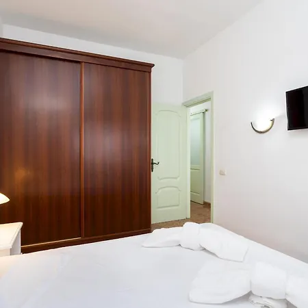 Appartamento Home2book Family House With Terrace In Maretas