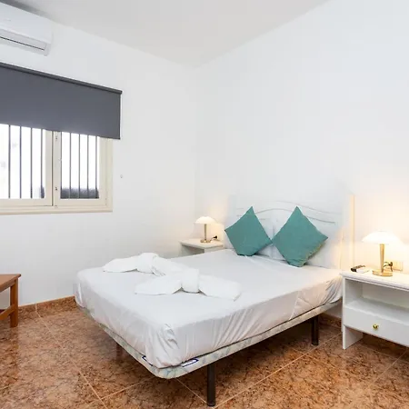 Home2book Family House With Terrace In Maretas Appartamento La Mareta