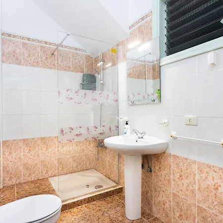 Home2book Family House With Terrace In Maretas Appartamento *